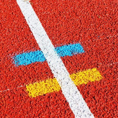 Pistes de course synthétiques en caoutchouc EPDM durable et sûr pour les écoles, les jardins d'enfants, les collèges et les terrains de jeux