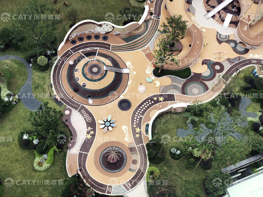 Granulés d'EPDM élastiques et durables, écologiques, comme couche de base pour les parcours de fitness et les terrains de jeux pour enfants